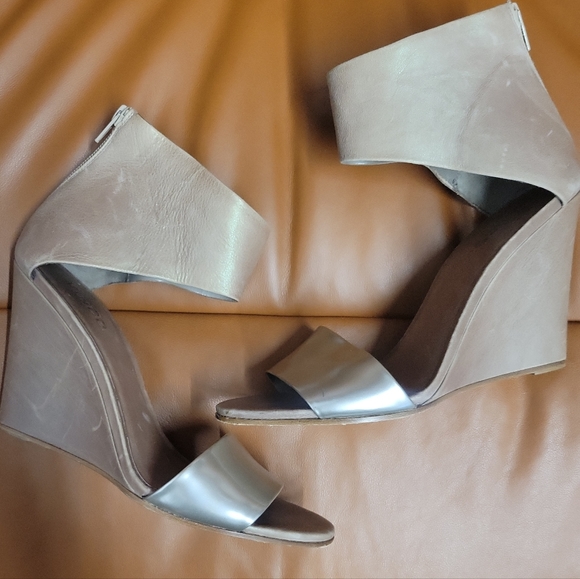 Vince Taupe Metallic Ankle High Heel Wedge Sandals Size 9 - Picture 10 of 14